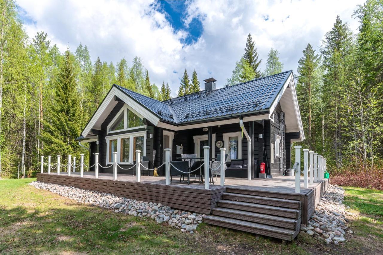 Laehderinne - 2 Bedroom Log Cabin, Private Beach, Wifi & Sauna Puolanka Luaran gambar