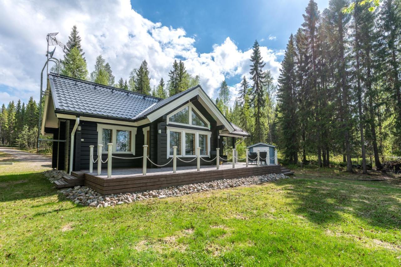 Laehderinne - 2 Bedroom Log Cabin, Private Beach, Wifi & Sauna Puolanka Luaran gambar